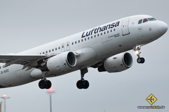 Airbus A320-214
